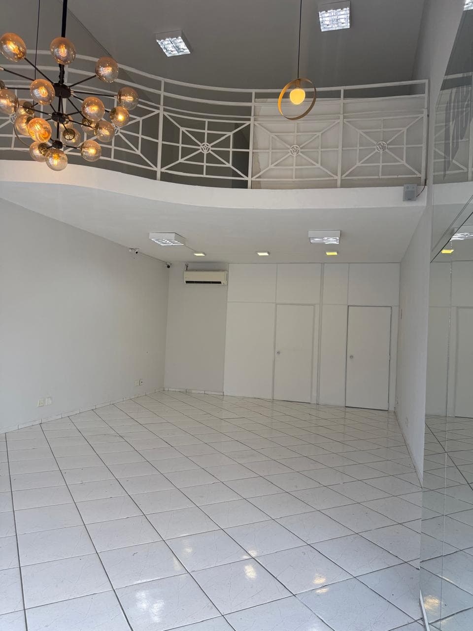 Foto do salão comercial na Rua José Bonifácio, 507 — Centro — Araras/SP
